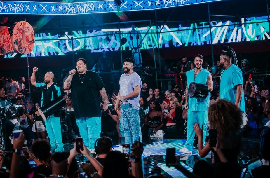 Com participação do Menos é Mais, Dilsinho dá start nos lançamentos do “Pagode do Diferentão 2” Com participação do Menos é Mais, Dilsinho dá start nos lançamentos do “Pagode do Diferentão 2”