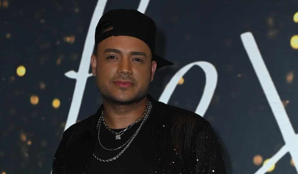 Pedro Agah leva autenticidade e glamour à moda brasileira Pedro Agah leva autenticidade e glamour à moda brasileira