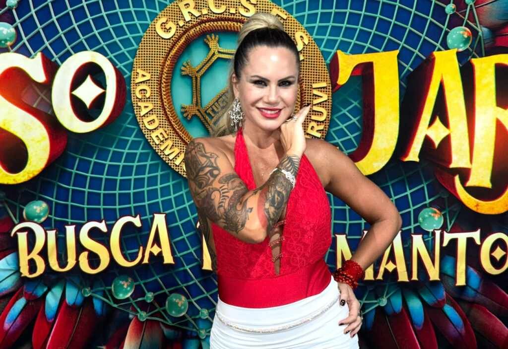 Isis Camargo: a Bailarina de Dança do Ventre brilha como Musa da Tucuruvi no Carnaval Isis Camargo: a Bailarina de Dança do Ventre brilha como Musa da Tucuruvi no Carnaval