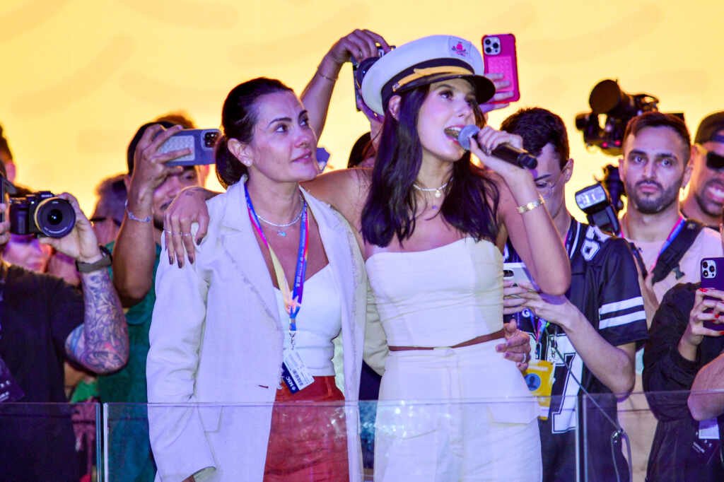 Ana Castela inaugura o Navio da Boiadeira no MSC Seaview