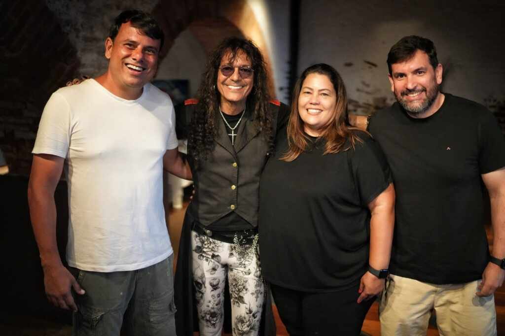 Luiz Caldas celebrou 40 anos do disco “Magia” com show especial no MAM-BA Luiz Caldas celebrou 40 anos do disco “Magia” com show especial no MAM-BA
