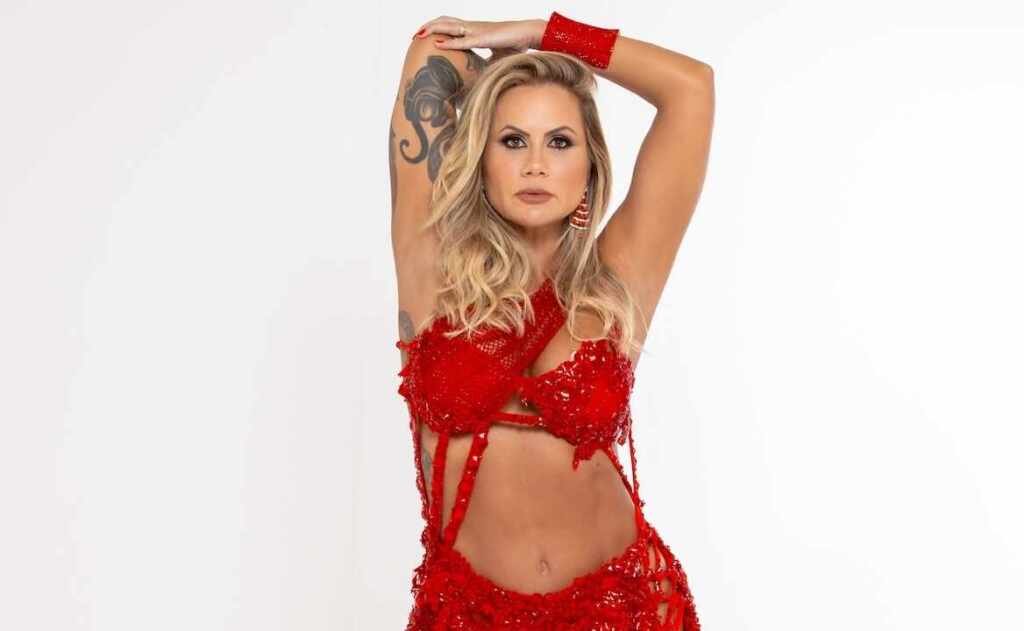Musa da Tucuruvi Isis Camargo mostra a transformação para brilhar no Carnaval Musa da Tucuruvi Isis Camargo mostra a transformação para brilhar no Carnaval
