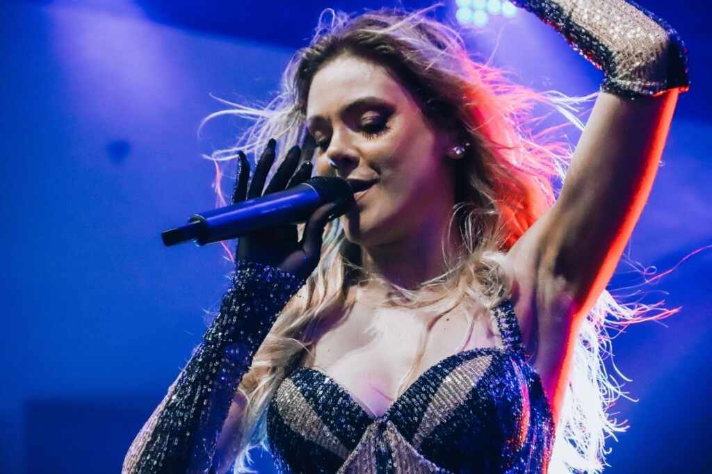 Clarissa lança seu novo single “DNA” com clipe autoral e celebra trajetória na música Clarissa lança seu novo single “DNA” com clipe autoral e celebra trajetória na música