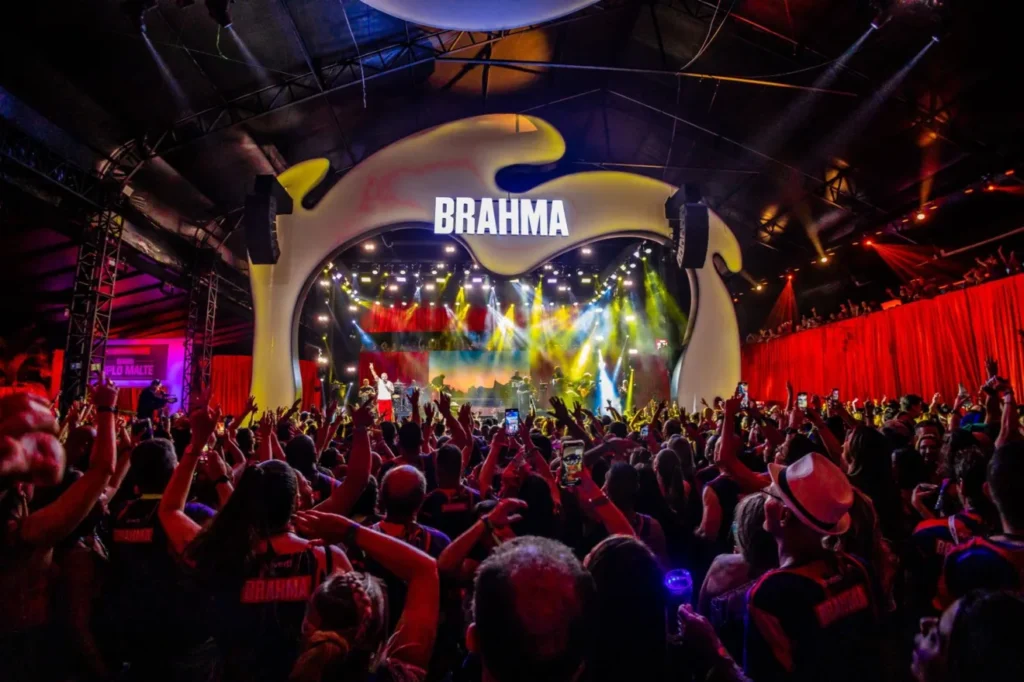 Camarote Bar Brahma promove esquenta com a presença de Sabrina Sato e famosos no centro da cidade Camarote Bar Brahma promove esquenta com a presença de Sabrina Sato e famosos no centro da cidade