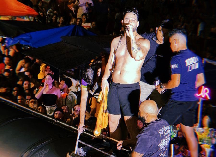 Com hits dominando o país, Henry Freitas agita 120 mil pessoas em São Luís! Com hits dominando o país, Henry Freitas agita 120 mil pessoas em São Luís!