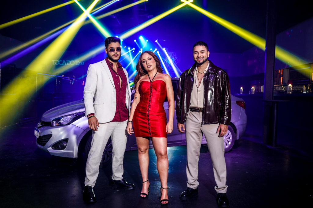Ao lado de Mari Fernandez, Danilo e Davi lançam “Chorei No Uber” Ao lado de Mari Fernandez, Danilo e Davi lançam “Chorei No Uber”