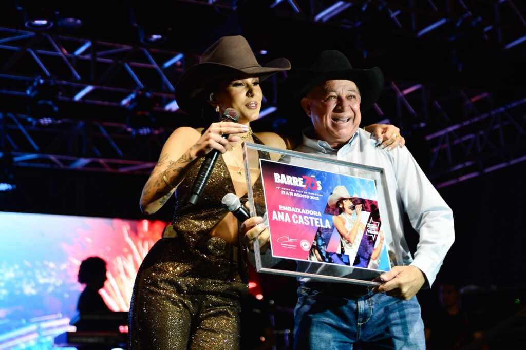 Ana Castela é nomeada embaixadora na Festa Oficial Barretos 70 anos no Villa Country Ana Castela é nomeada embaixadora na Festa Oficial Barretos 70 anos no Villa Country