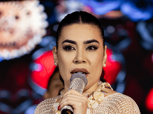Naiara Azevedo brilha no Carnaval na Sapucaí Naiara Azevedo brilha no Carnaval na Sapucaí