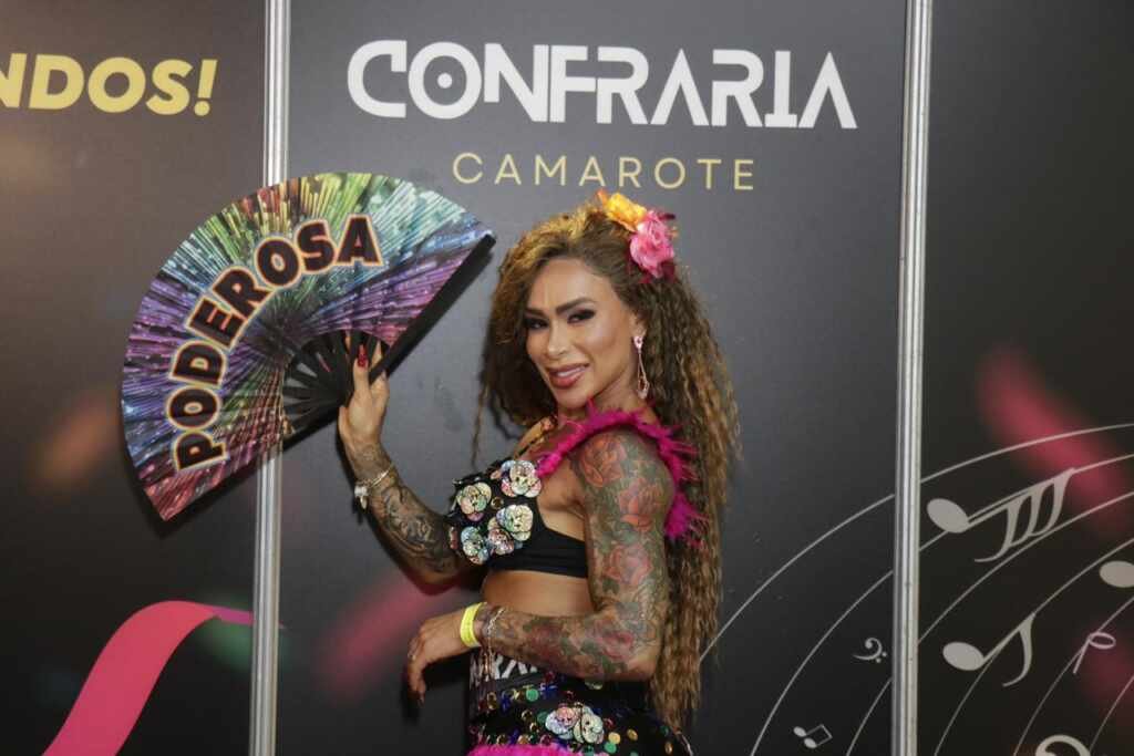 Fabi Frota brilha como madrinha do Camarote Confraria e musa da Tucuruvi no Carnaval Fabi Frota brilha como madrinha do Camarote Confraria e musa da Tucuruvi no Carnaval