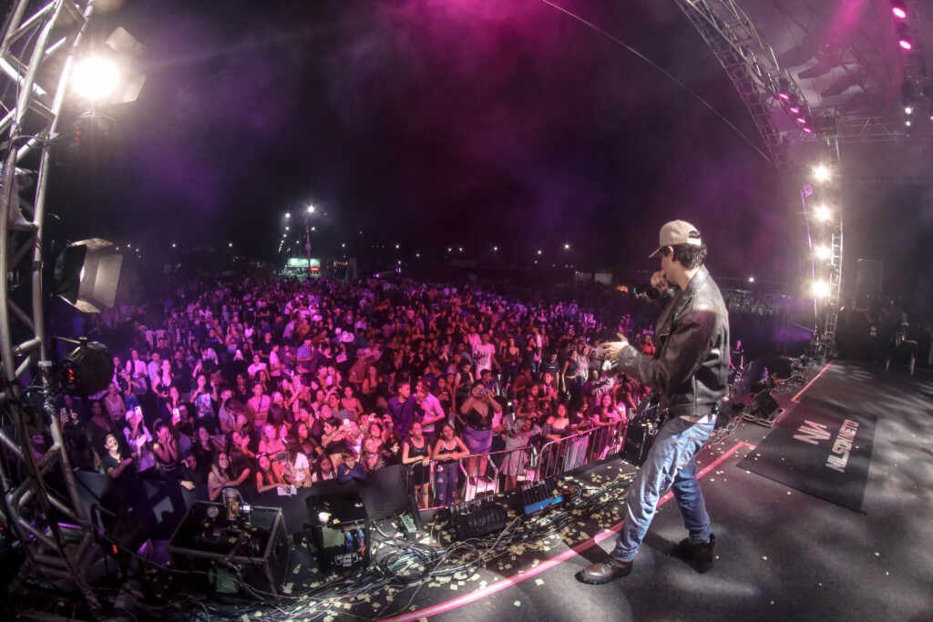 Nilson Neto retorna aos palcos de Goiânia com show no Azzure Club Nilson Neto retorna aos palcos de Goiânia com show no Azzure Club