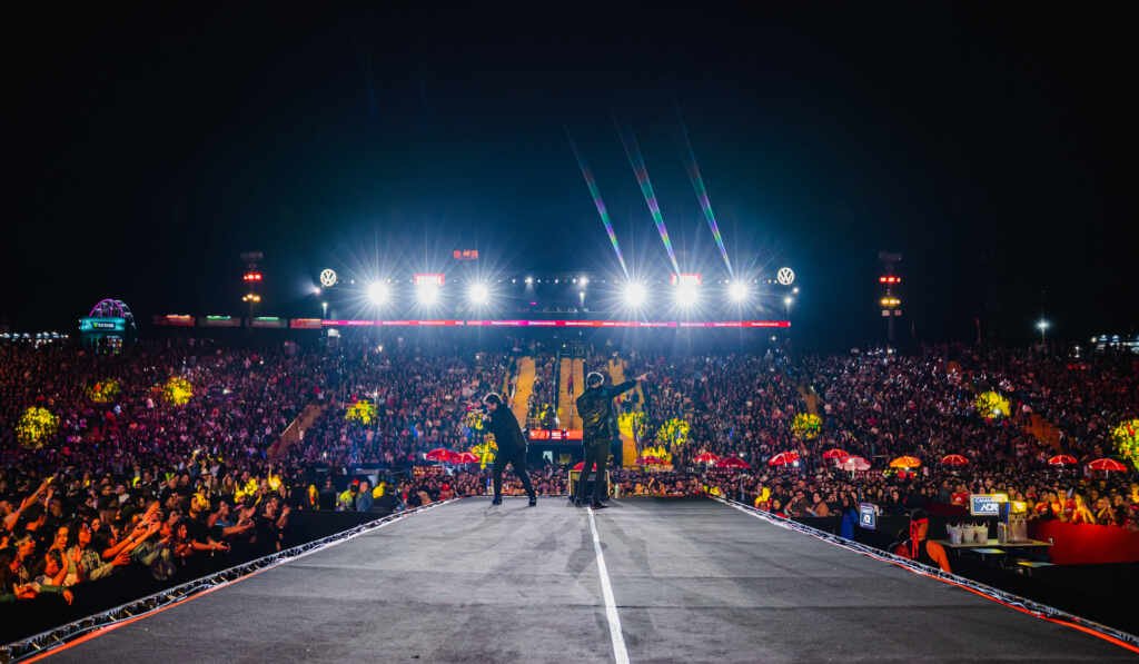 Luiz Cláudio & Giuliano encantam o público da ExpoLondrina 2025 com grandes hits Luiz Cláudio & Giuliano encantam o público da ExpoLondrina 2025 com grandes hits