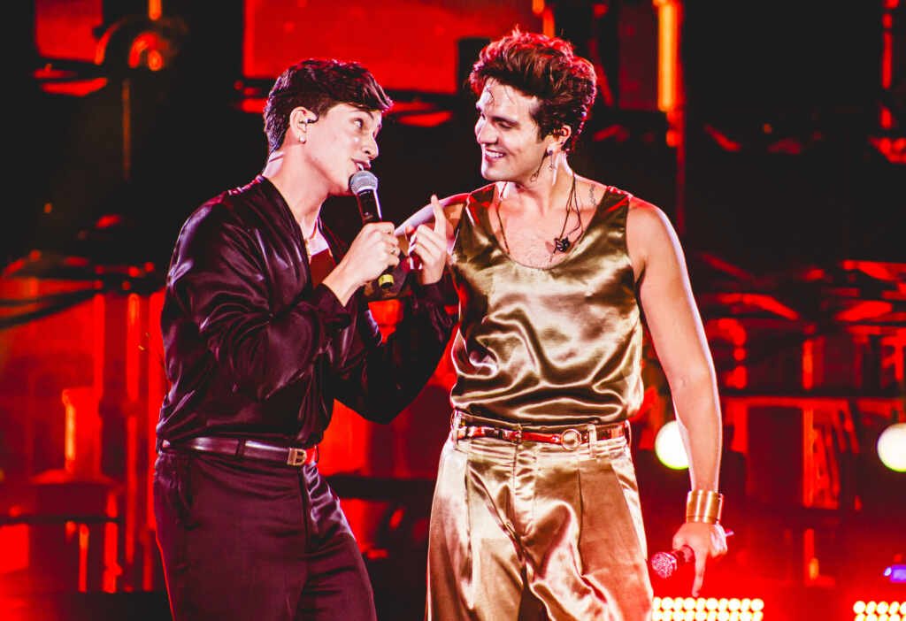 Luan Santana apresenta nova versão de sua ‘DONA’, agora em parceria com Léo Foguete Luan Santana apresenta nova versão de sua ‘DONA’, agora em parceria com Léo Foguete