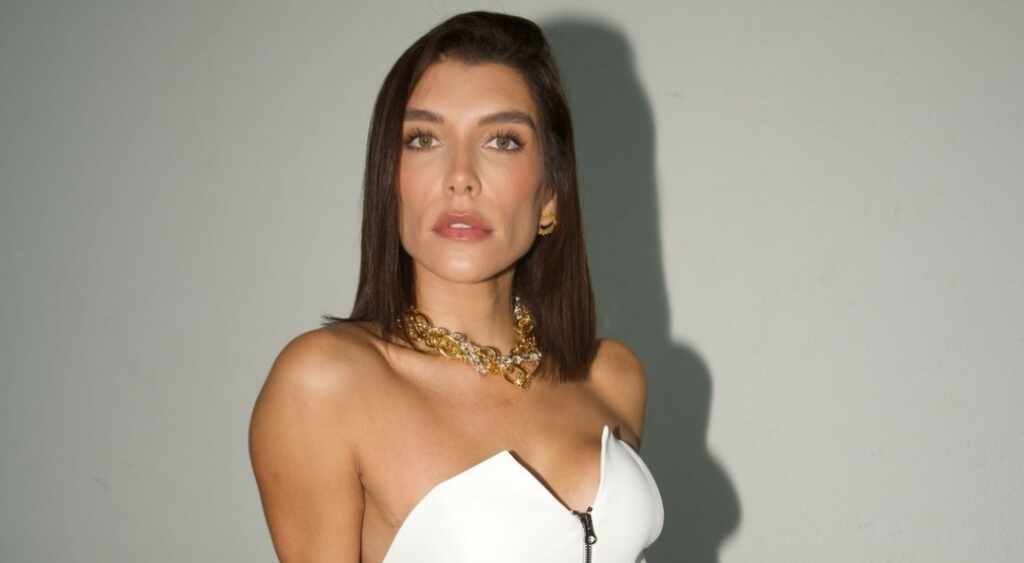 Camila Dias anuncia o lançamento de sua marca de cosméticos Camila Dias anuncia o lançamento de sua marca de cosméticos