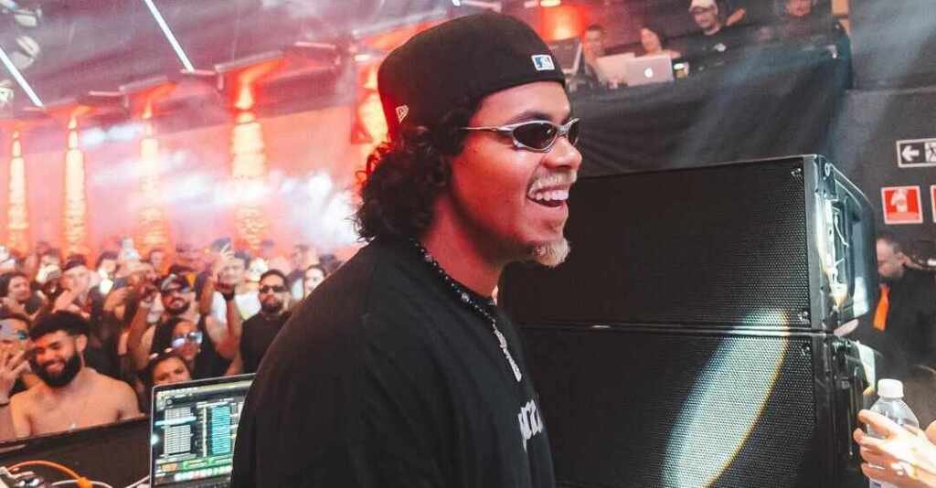 Depois de sucesso em Brasília, ‘Baile Lotadão’, de Victor Lou, visita SP e Rio Depois de sucesso em Brasília, ‘Baile Lotadão’, de Victor Lou, visita SP e Rio