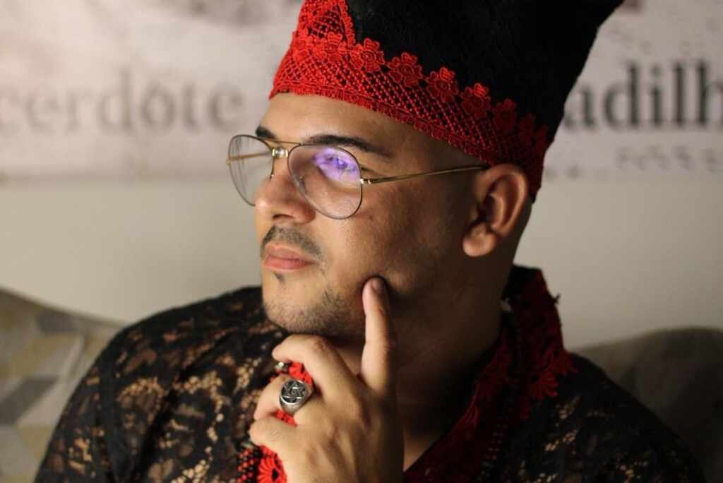 Sacerdote Bruno Padilha: O Mestre que está transformando vidas ao redor do mundo Sacerdote Bruno Padilha: O Mestre que está transformando vidas ao redor do mundo