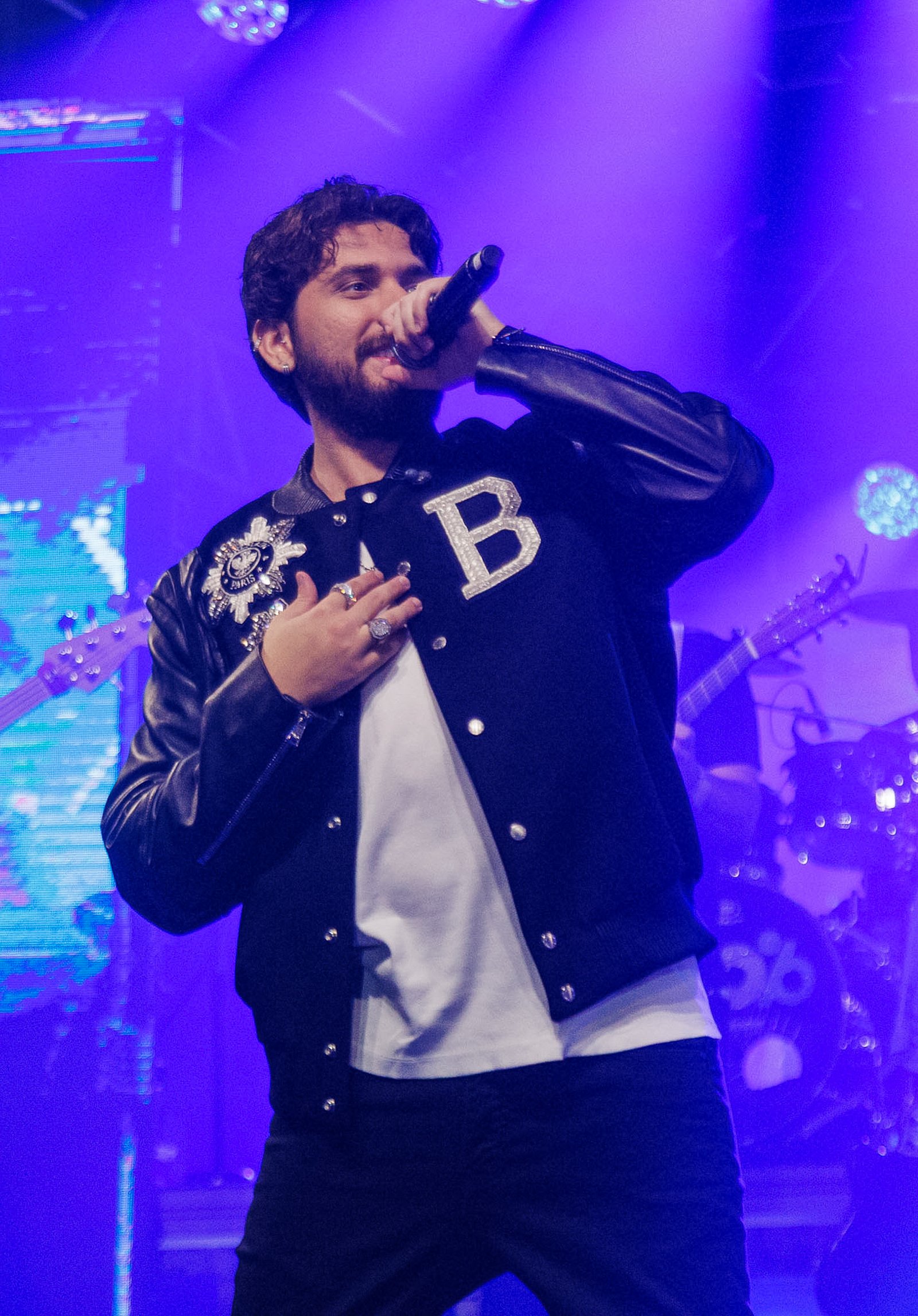 Gustavo Mioto dá início à turnê Atemporal com show lotado em São Paulo 29 Desanexadas