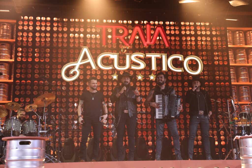 Traia Véia volta às origens e grava DVD emocionante na Quinta do Embaixador, em Guarulhos