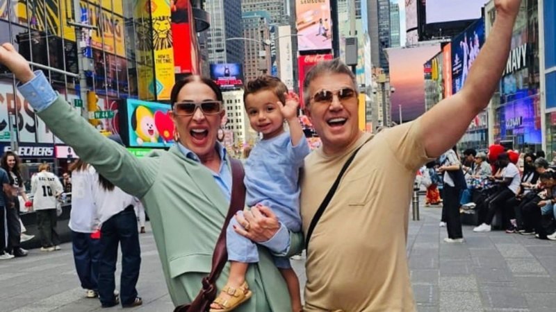 Claudia Raia encanta ao mostrar passeio com o filho Luca em Nova York Claudia Raia encanta ao mostrar passeio com o filho Luca em Nova York
