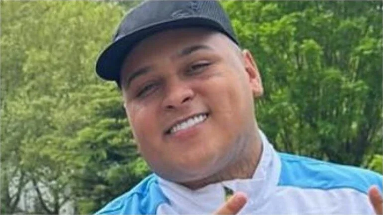 MC Ryan é detido por fazer manobras em gramado de estádio em SP MC Ryan é detido por fazer manobras em gramado de estádio em SP