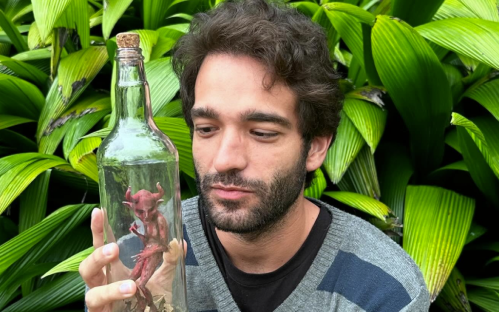 Humberto Carrão exibe “Cramulhãozinho” de Renascer e diverte fãs com referências a “Vale Tudo” Humberto Carrão exibe "Cramulhãozinho" de Renascer e diverte fãs com referências a "Vale Tudo"
