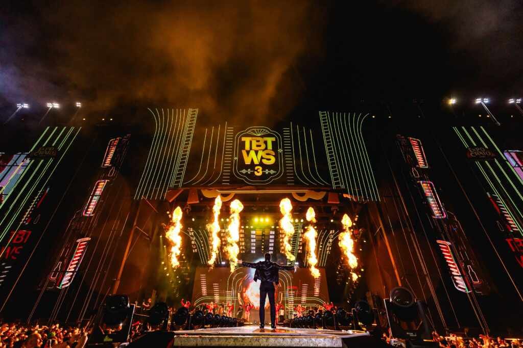 Wesley Safadão grava "TBT WS 3" na ExpoCrato com drones e homenagem a Gabriel Diniz