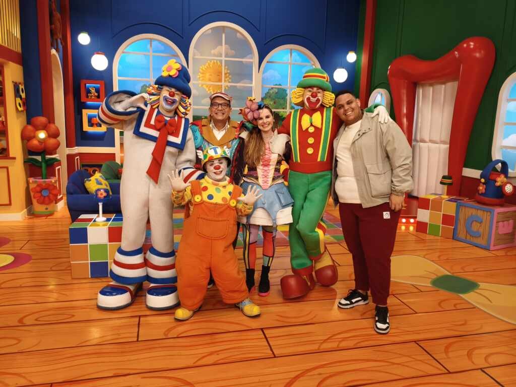 Tio Bruninho e Tia Carol conquistam o Brasil com música infantil educativa Tio Bruninho e Tia Carol conquistam o Brasil com música infantil educativa