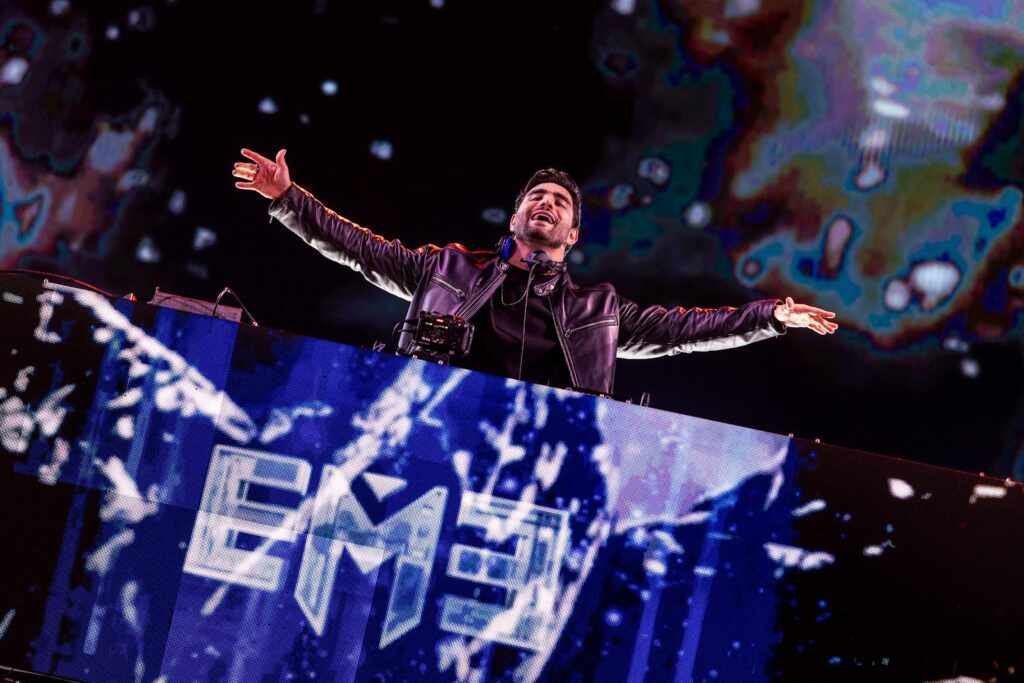 EME DJ estreia turnê com megaprodução e recorde de público no Country Bulls 2025 EME DJ estreia turnê com megaprodução e recorde de público no Country Bulls 2025