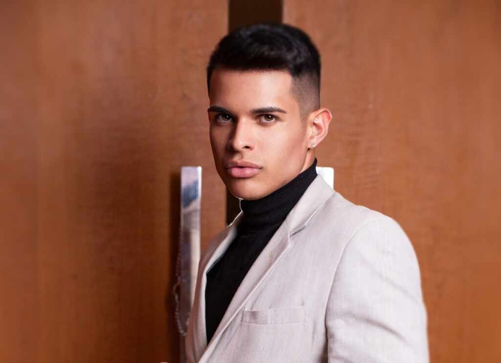 Rômulo Lopes: do Maranhão para o mundo, uma referência em Mega Hair e empoderamento Rômulo Lopes: do Maranhão para o mundo, uma referência em Mega Hair e empoderamento