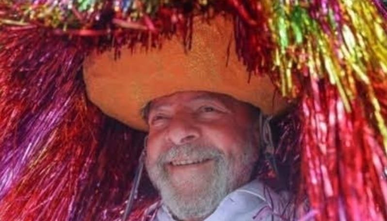 Acadêmicos de Niterói leva trajetória de Lula para a Sapucaí no Carnaval 2026 Desanexadas