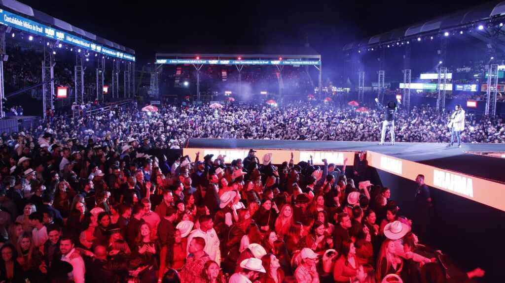 Zé Neto & Cristiano doam cachê de show no Country Bulls ao Hospital de Base