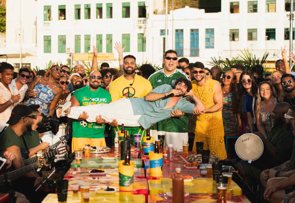 Pagode encontra o forró em Salvador: Menos é Mais e Nattan lançam “Pela Última Vez”