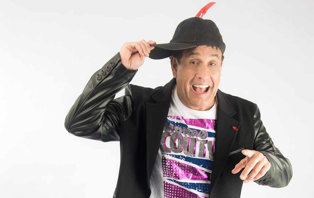 Em comemoração aos 44 anos do SBT, Sérgio Mallandro comanda o clássico “Porta dos Desesperados” Em comemoração aos 44 anos do SBT, Sérgio Mallandro comanda o clássico "Porta dos Desesperados"