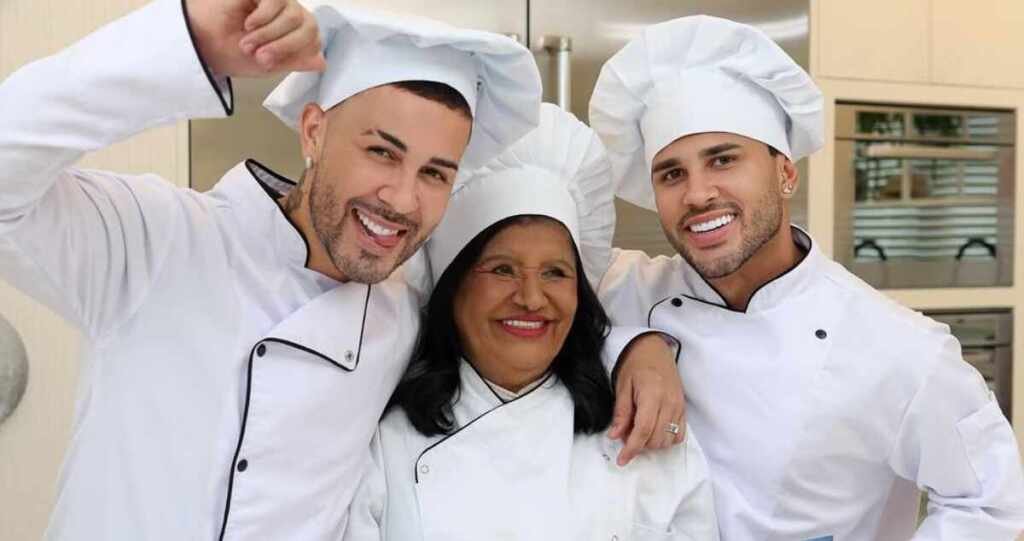 Carlinhos Maia ainda não contou à mãe sobre separação de Lucas Guimarães Carlinhos Maia ainda não contou à mãe sobre separação de Lucas Guimarães