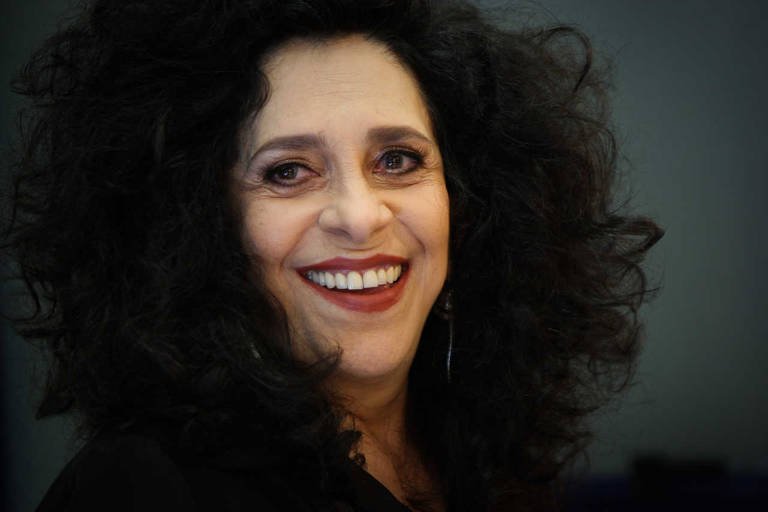 Filho de Gal Costa escreve carta para cantora que completaria 80 anos Filho de Gal Costa escreve carta para cantora que completaria 80 anos