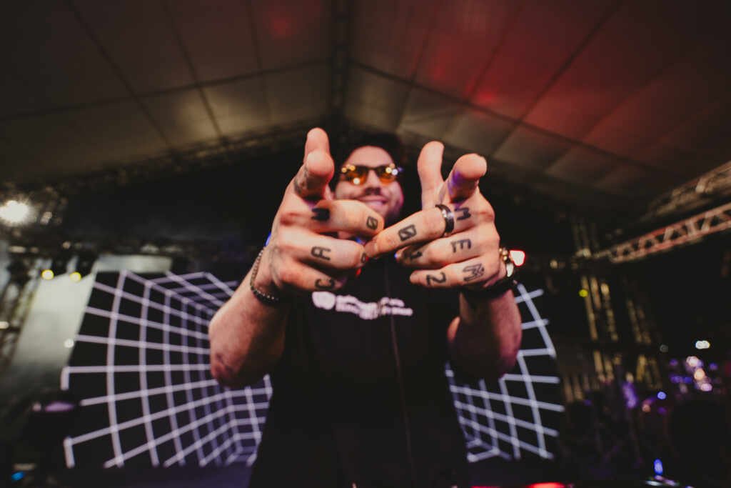 Com Neymar presente, EME DJ e Raffa Torres animam festa de reinauguração no CT Rei Pelé Com Neymar presente, EME DJ e Raffa Torres animam festa de reinauguração no CT Rei Pelé