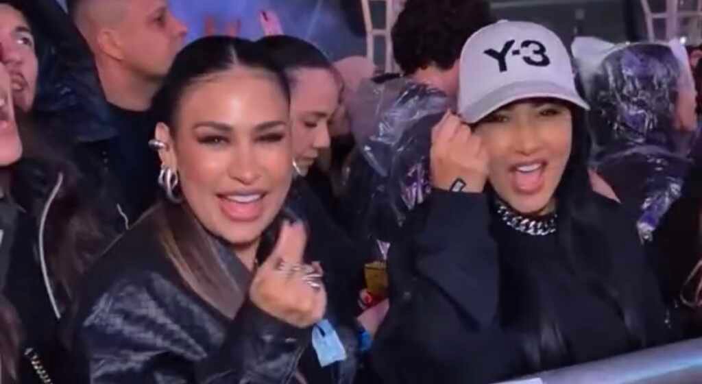 Simone Mendes e Simaria fazem rara aparição juntas em show dos Backstreet Boys no The Town Desanexadas