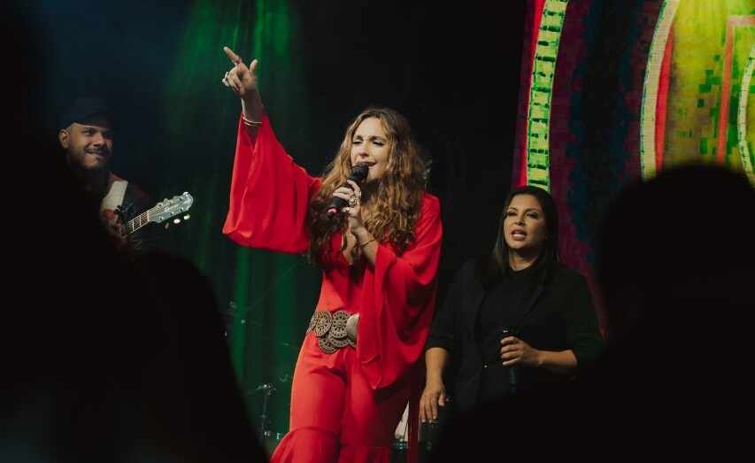 A cantora e compositora Sofia Brasil faz show em Indaiatuba A cantora e compositora Sofia Brasil faz show em Indaiatuba