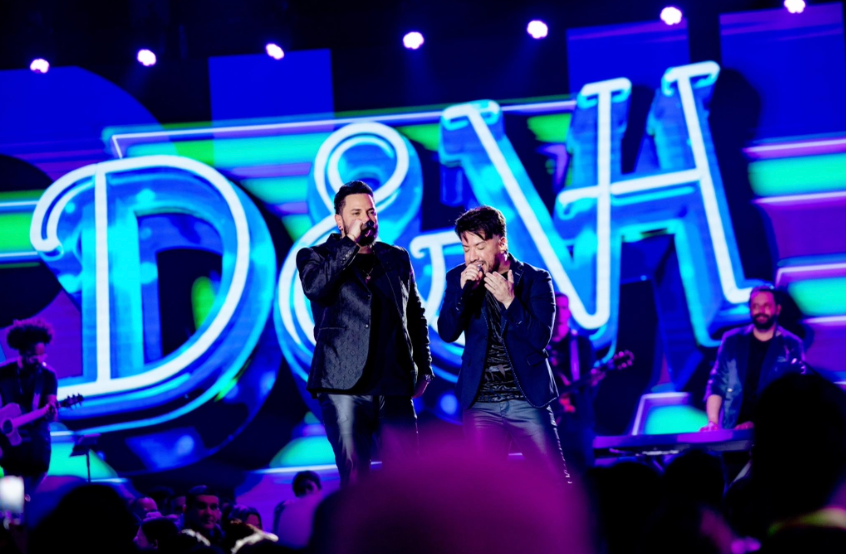 Diego & Victor Hugo lançam ‘Dona da Rua’ e transformam saudade em hit sertanejo Diego & Victor Hugo lançam 'Dona da Rua' e transformam saudade em hit sertanejo