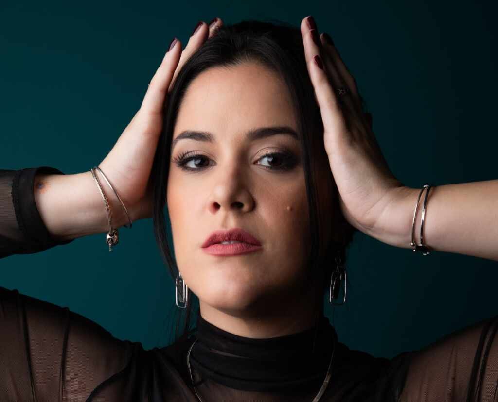 Lanna transforma maquiagem em autoconhecimento e empoderamento Lanna transforma maquiagem em autoconhecimento e empoderamento