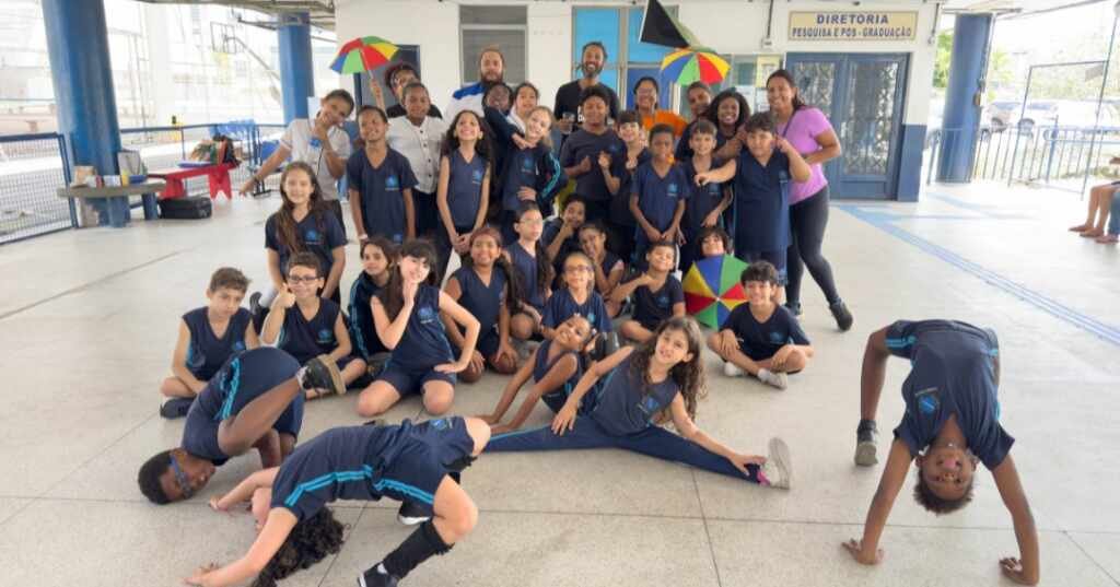 Projeto Raízes Daqui leva oficinas de Frevo para escolas públicas do Rio em outubro Projeto Raízes Daqui leva oficinas de Frevo para escolas públicas do Rio em outubro