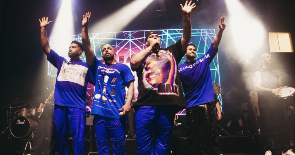 Com todos os shows esgotados Menos é Mais encerra turnê na Europa Com todos os shows esgotados Menos é Mais encerra turnê na Europa