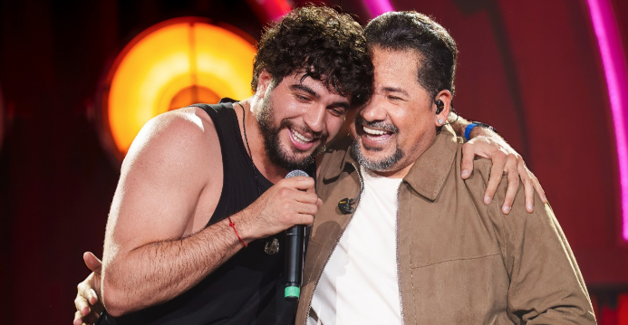 Zezo celebra Top 22 do YouTube com “Naquela Mesa”, feat com Nattan do DVD “Sem Fronteiras” Zezo celebra Top 22 do YouTube com “Naquela Mesa”, feat com Nattan do DVD “Sem Fronteiras”