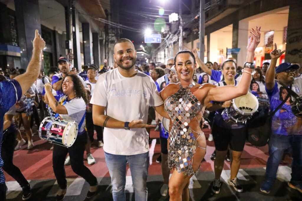 Vanessa Rangeli brilha na Amaral Peixoto em ensaio da Acadêmicos de Niterói Vanessa Rangeli brilha na Amaral Peixoto em ensaio da Acadêmicos de Niterói