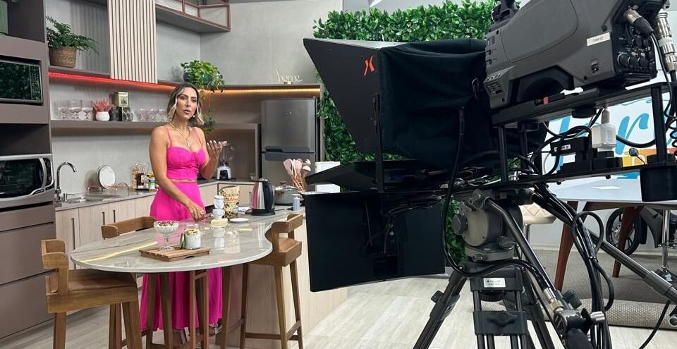Da TV ao Digital: como Juliana Rocha conquistou a audiência e levou sua mensagem a milhares de pessoas Desanexadas
