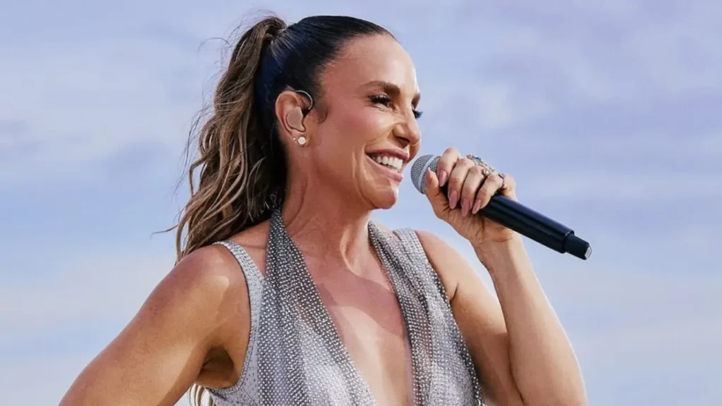 Ivete Sangalo reúne amigos em roda de samba animada em casa na Bahia Ivete Sangalo anuncia fim do casamento com Daniel Cady
