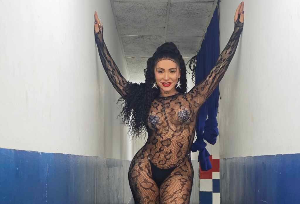 Musa Amanda Fernandes aposta na ousadia para o ensaio de rua da União da Ilha Musa Amanda Fernandes aposta na ousadia para o ensaio de rua da União da Ilha
