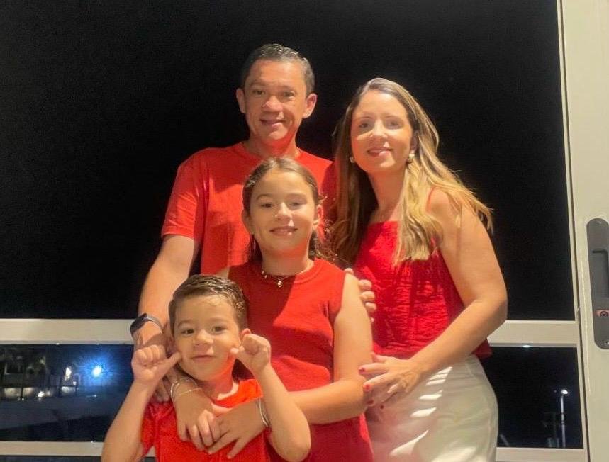Dr. Túlio Medeiros celebra Natal em família e vive momento de gratidão e reflexão Dr. Túlio Medeiros celebra Natal em família e vive momento de gratidão e reflexão