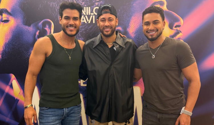 Com a presença de Neymar, Danilo e Davi gravam audiovisual “Aliança” Com a presença de Neymar, Danilo e Davi gravam audiovisual “Aliança”