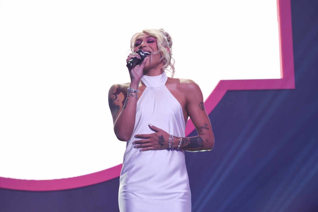 Pabllo Vittar se emociona ao homenagear Preta Gil no TikTok Awards Pabllo Vittar se emociona ao homenagear Preta Gil no TikTok Awards