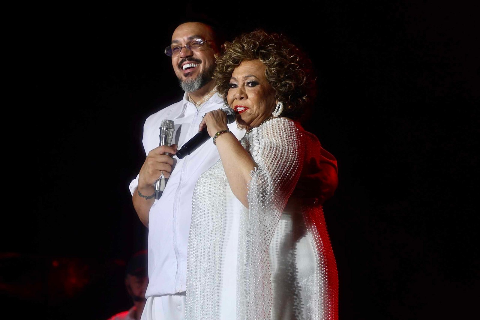 Belo e Alcione emocionam público no Palco Rio durante o Réveillon de Copacabana 21 Belo e Alcione emocionam público no Palco Rio durante o Réveillon de Copacabana